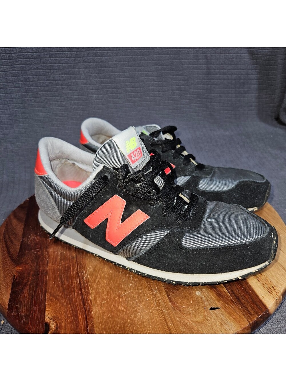 New Balance Women's 420 Athletic Shoes Black Gray Neon Coral US 6 Suede Runner